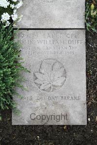 Boulogne Eastern Cemetery - Duff, John William