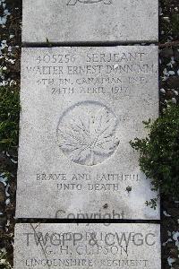 Boulogne Eastern Cemetery - Dunn, Walter Ernest