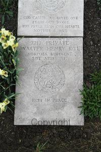 Boulogne Eastern Cemetery - Dye, Walter Henry