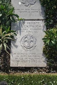 Boulogne Eastern Cemetery - Eastaugh, Albert Edward