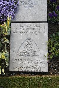 Boulogne Eastern Cemetery - Easton, William Edward