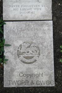 Boulogne Eastern Cemetery - Edwards, Sydney James