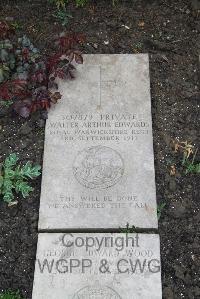 Boulogne Eastern Cemetery - Edwards, Walter Arthur