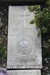 Boulogne Eastern Cemetery - Edwards, William Arthur