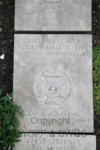 Boulogne Eastern Cemetery - Elliott, Cyril Charles