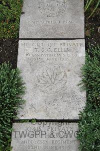 Boulogne Eastern Cemetery - Ellis, Thomas Gilbert Girvan