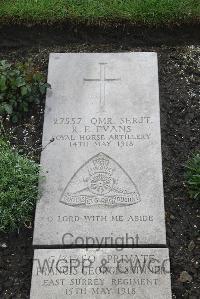 Boulogne Eastern Cemetery - Evans, R E