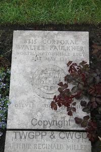 Boulogne Eastern Cemetery - Faulkener, Walter