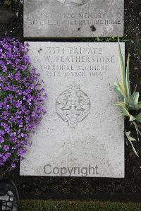 Boulogne Eastern Cemetery - Featherstone, G