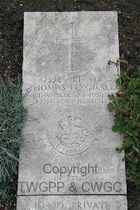 Boulogne Eastern Cemetery - Fewsdale, Thomas