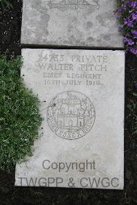 Boulogne Eastern Cemetery - Fitch, Walter