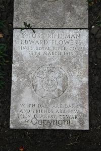 Boulogne Eastern Cemetery - Flowers, Edward