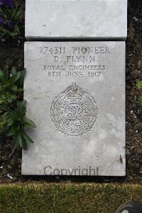 Boulogne Eastern Cemetery - Flynn, D