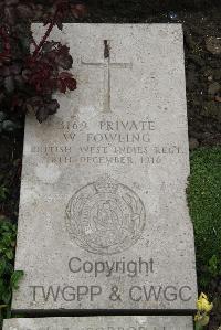 Boulogne Eastern Cemetery - Fowling, W