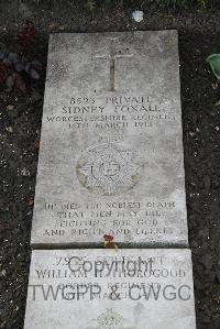 Boulogne Eastern Cemetery - Foxall, Sidney