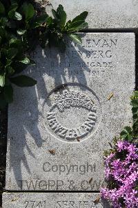 Boulogne Eastern Cemetery - Freyberg, Paul Milton