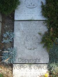 Boulogne Eastern Cemetery - Guilmette, E