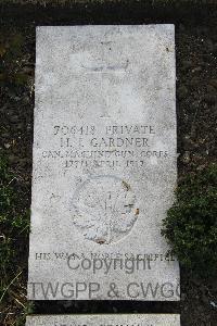 Boulogne Eastern Cemetery - Gardner, Henry John