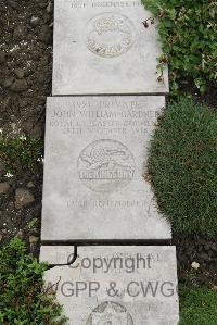 Boulogne Eastern Cemetery - Gardner, John William