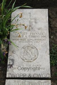 Boulogne Eastern Cemetery - Gibbins, Ernest Arthur