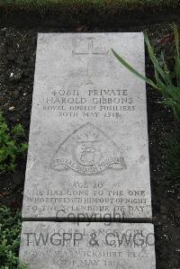 Boulogne Eastern Cemetery - Gibbons, Harold