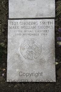 Boulogne Eastern Cemetery - Giddings, Mark William