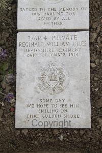 Boulogne Eastern Cemetery - Giles, Reginald William