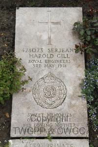 Boulogne Eastern Cemetery - Gill, Harold