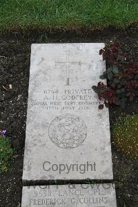 Boulogne Eastern Cemetery - Godfrey, A H