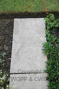 Boulogne Eastern Cemetery - Godfrey, C W