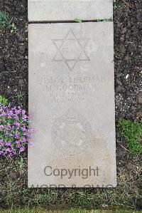 Boulogne Eastern Cemetery - Goodman, M