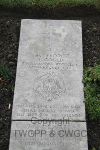 Boulogne Eastern Cemetery - Gould, J