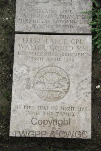 Boulogne Eastern Cemetery - Gould, Walter