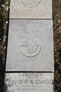 Boulogne Eastern Cemetery - Graham, C