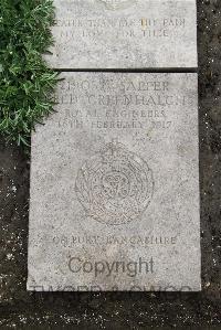 Boulogne Eastern Cemetery - Greenhalgh, Fred