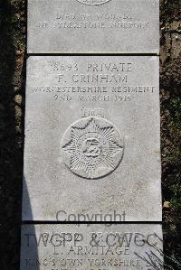 Boulogne Eastern Cemetery - Grinham, F