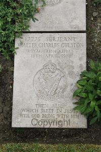 Boulogne Eastern Cemetery - Gulston, Walter Charles