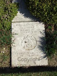 Boulogne Eastern Cemetery - Hodge, Stanley