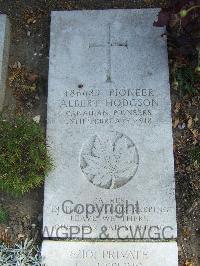 Boulogne Eastern Cemetery - Hodgson, Albert