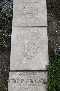 Boulogne Eastern Cemetery - Hall, Arnold