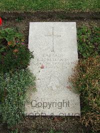 Boulogne Eastern Cemetery - Hands, Reginald Harry Myburgh