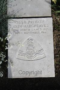 Boulogne Eastern Cemetery - Hargreaves, John