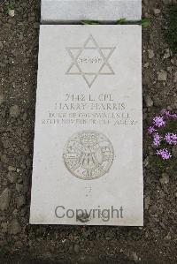 Boulogne Eastern Cemetery - Harris, Harry