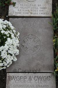 Boulogne Eastern Cemetery - Heath, A