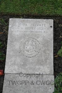 Boulogne Eastern Cemetery - Hefford, Arthur Henry