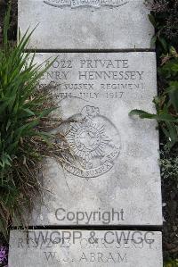 Boulogne Eastern Cemetery - Hennessey, Henry