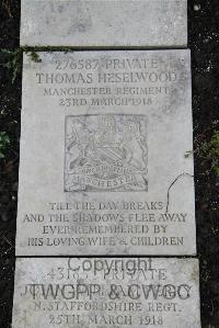 Boulogne Eastern Cemetery - Heselwood, Thomas