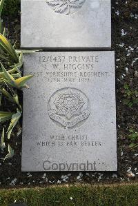 Boulogne Eastern Cemetery - Higgins, Joseph William