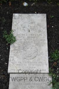 Boulogne Eastern Cemetery - Hill, G