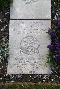 Boulogne Eastern Cemetery - Hills, Percy George